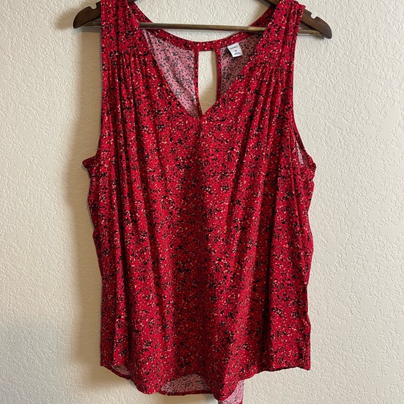 Old Navy Tops - ✨Old navy tank, speckled black and red- Gently worn✨